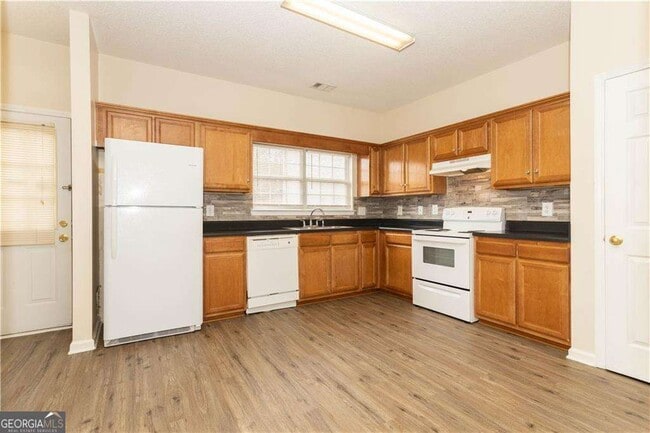 Photo - 1471 Riverrock Trail SW