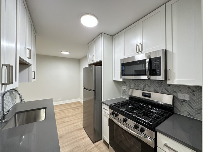 Photo - 516 W Aldine Ave Unit A02W