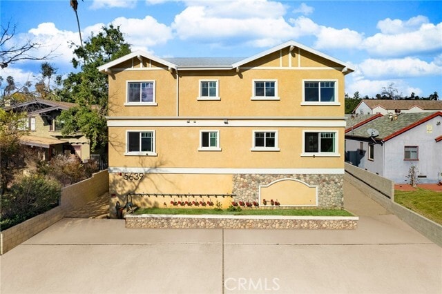 Photo - 5639 Huntington Dr Unit 1