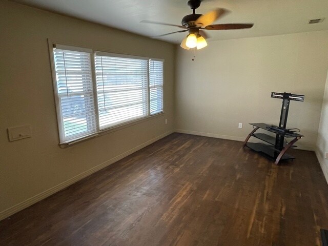 Photo - 3812 33rd St