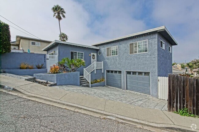 Building Photo - VERY CHARMING, BRIGHT & AIRY HILLTOP HOME ...