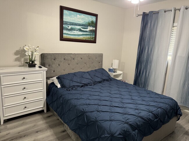 Photo - 9030 Avocado St