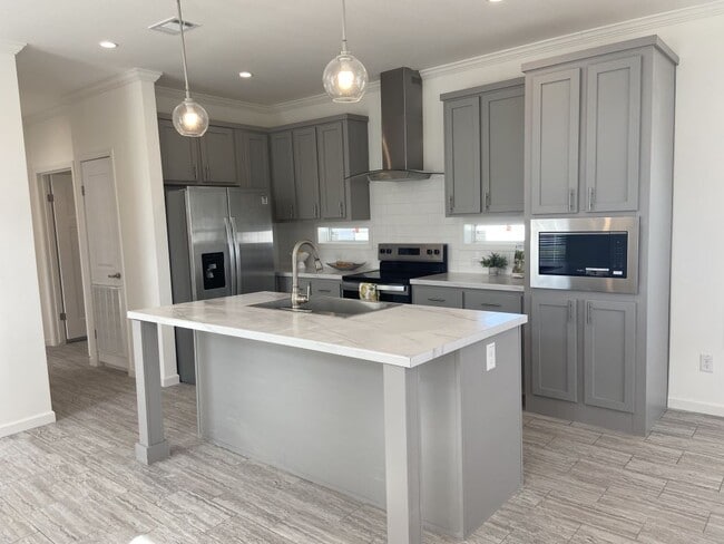 Photo - 344 Heritage Blvd