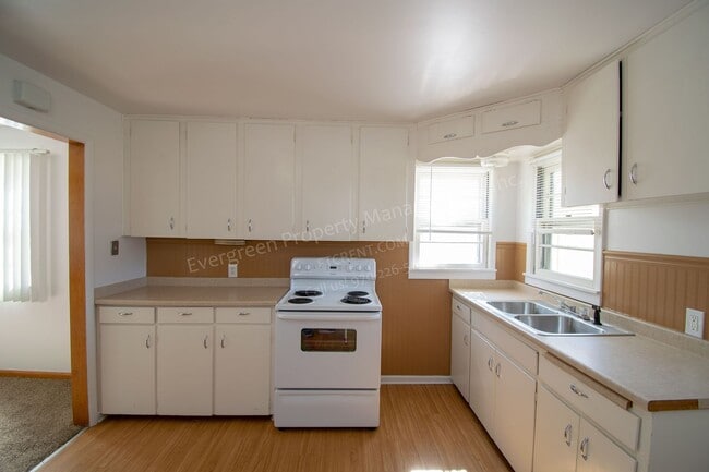 Photo - 2541 N Garfield Ave