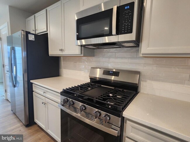 Photo - 377 Waterside Sq