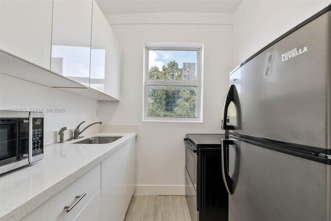 Photo - 1051 NW 2nd St Unit 12