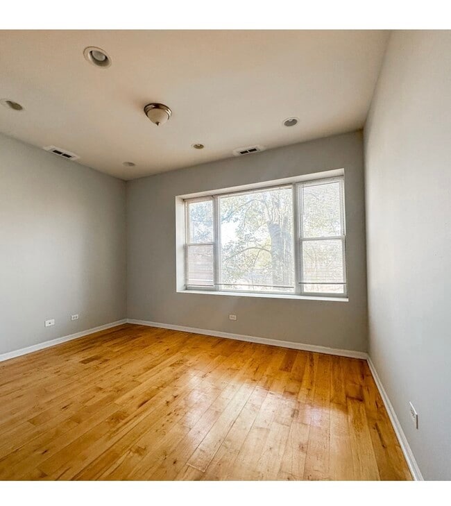 Photo - 3811 W Hirsch St Unit 2