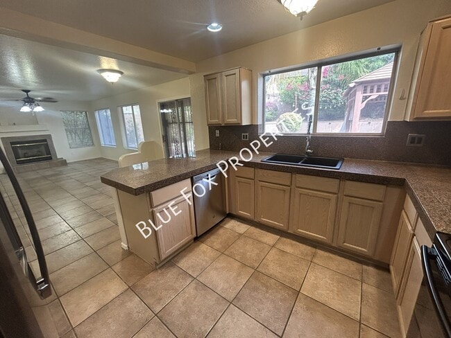 5257 W Bobwhite Way