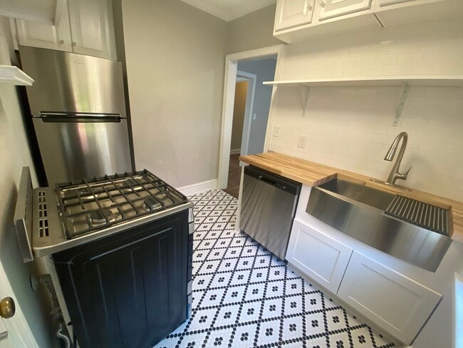 Photo - 1 Bedroom 1 Bathroom Unit-First Floor Unit D1