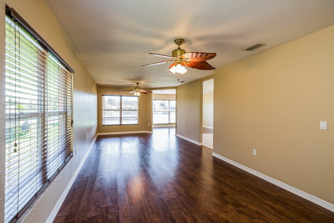 Photo - 7032 Chatum Light Run