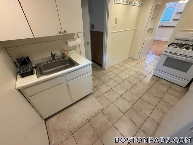 17 Bay St Unit 2L