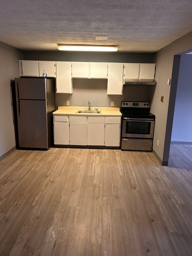 Building Photo - 64 Dunbarton Rd Unit One Bedroom Condominium