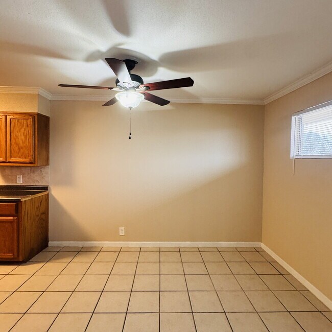 Photo - Spacious 2-Bedroom | 1 Bathroom Apartment at The Legacy in Nederland, TX! Unidad 14