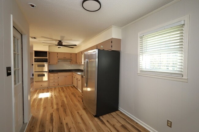 Photo - 282 Parkview Cir