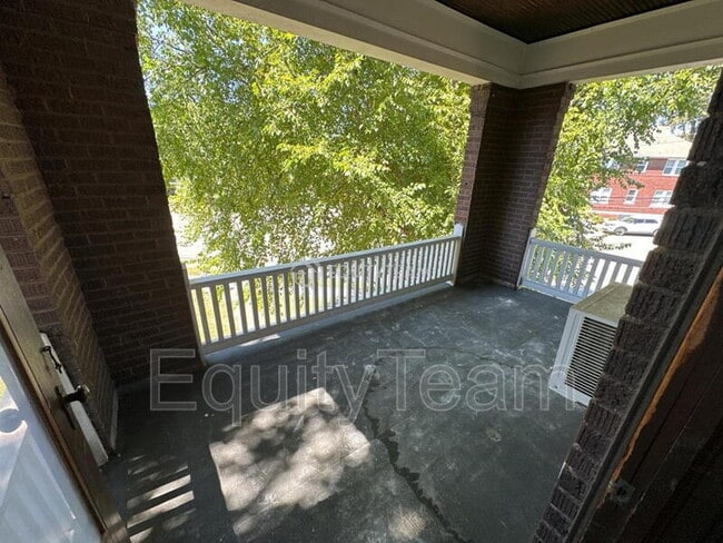 Photo - 2581 Madison Rd Unit Apt 2