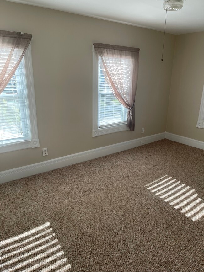 LR - 23 Norwood Ave Unit 23NWA-A2