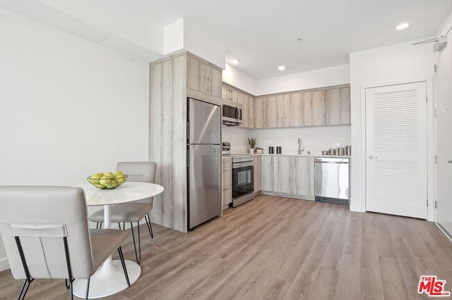 Photo - 224 N Alvarado St