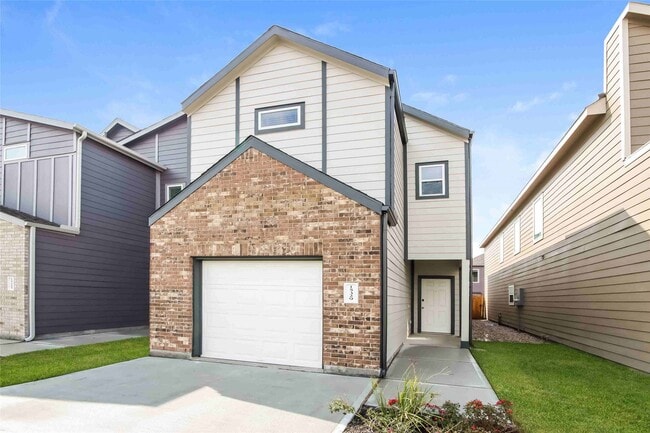 Building Photo - 15329 Estrella Rd E