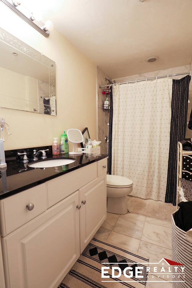 Photo - 14 Sutherland Rd Unit A