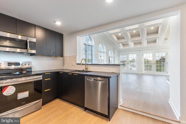 Photo - 1134 Pine St Unit 6