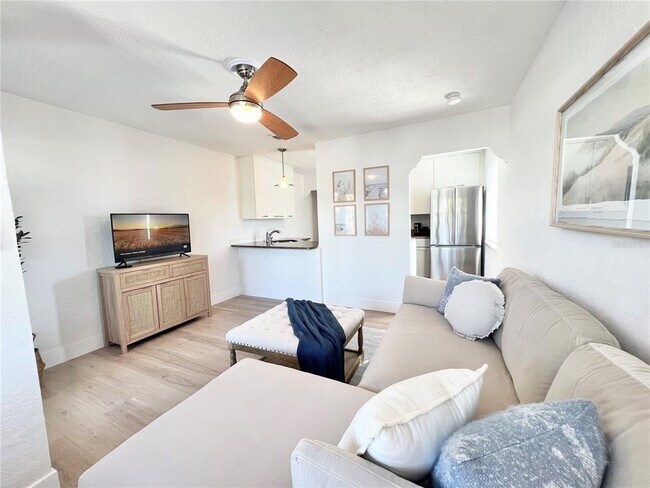 Photo - 13304 2nd St E