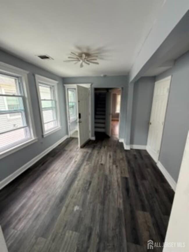 Photo - 72 Charles St