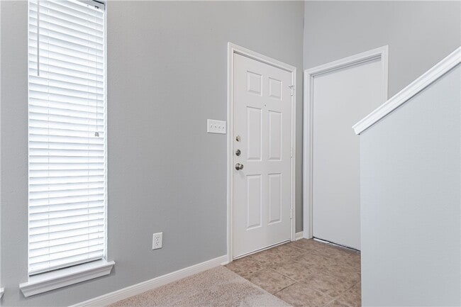 Photo - 504 Nelson Ln