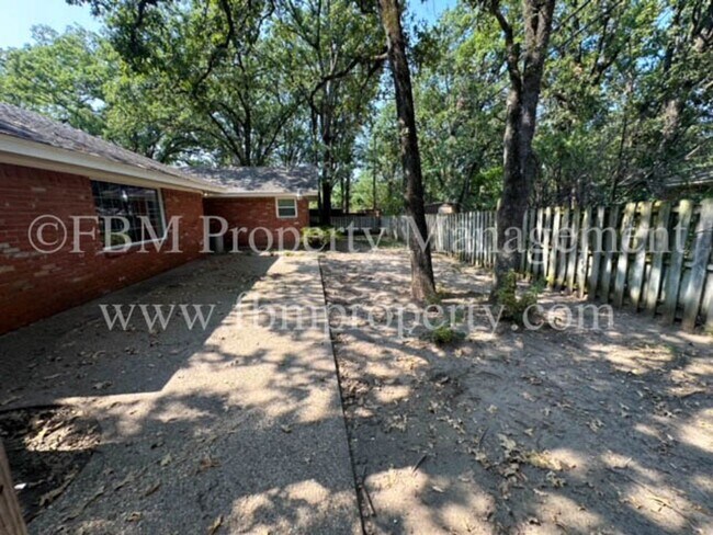 900 Dobbins Rd