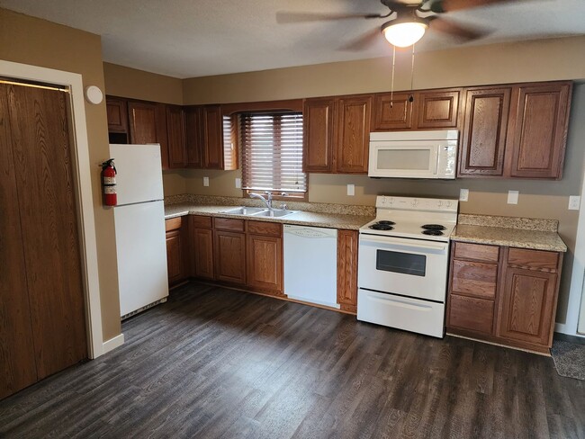 Photo - 613 Cedar St Unit B