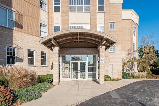 Photo - 10900 W Bluemound Rd Unit 113