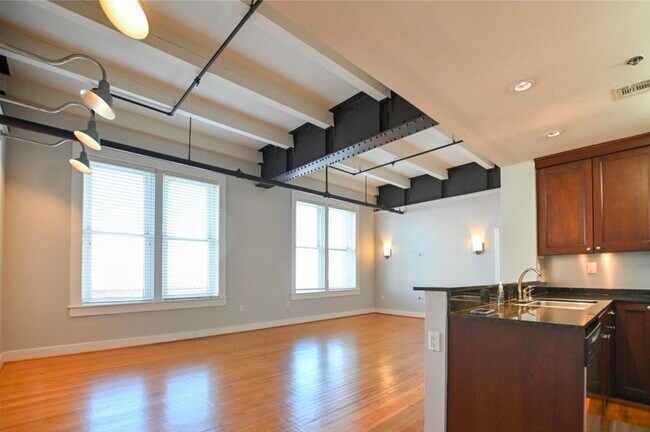 Photo - 415 22nd St Unit 4B
