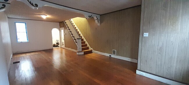 Photo - 421 McClellan St