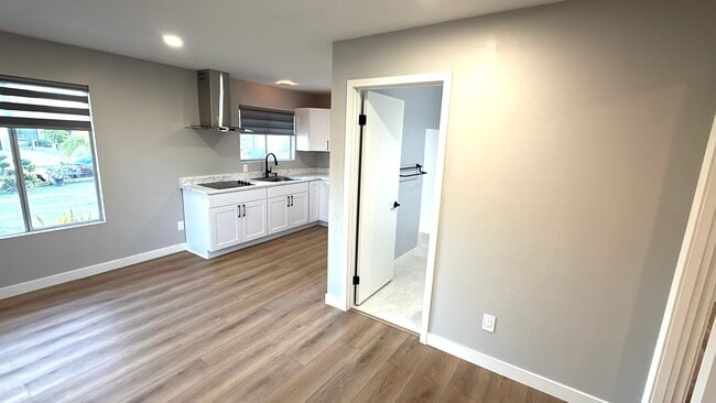 Photo - 6186 Daisy Pl