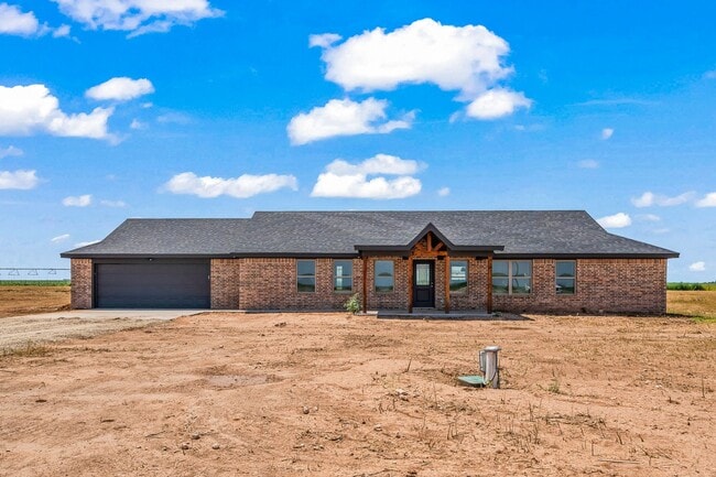 Building Photo - Country Living In Idalou ISD! Rental