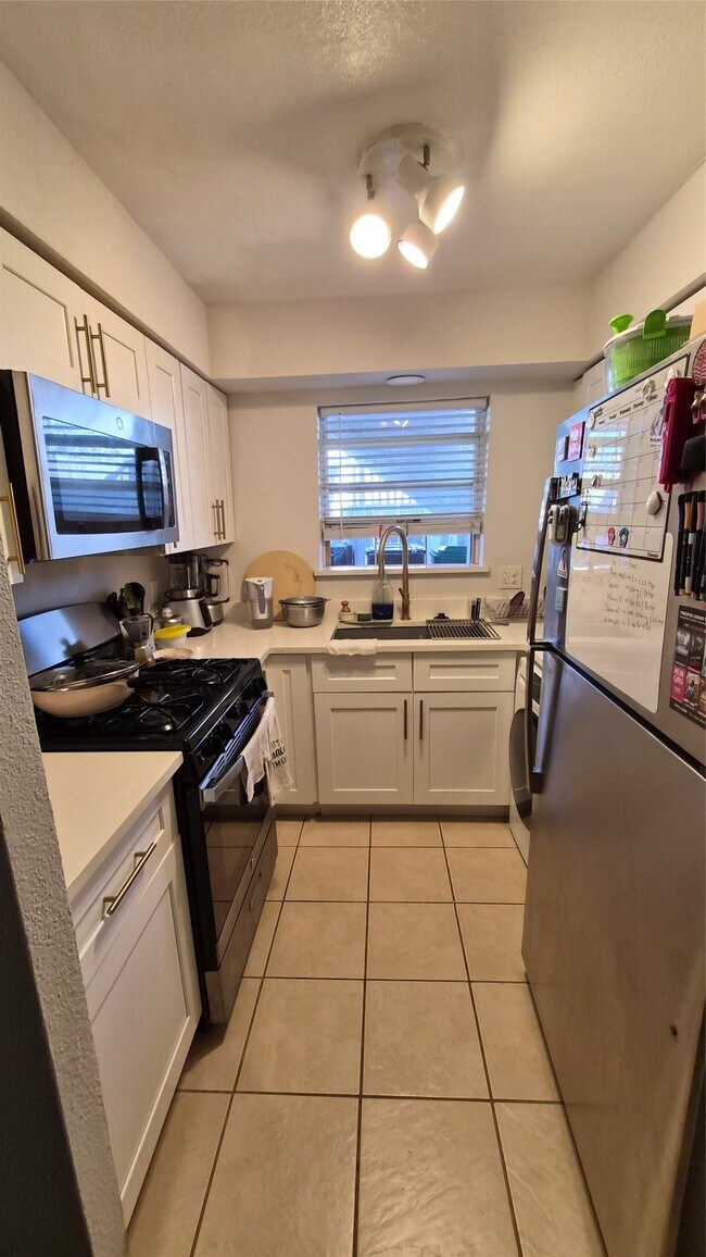 Photo - 2118 Oakdale St Unit 5