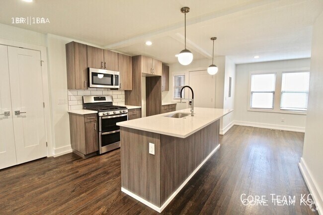 Building Photo - 4319 Roanoke Pkwy Unit 4319-1S Rental