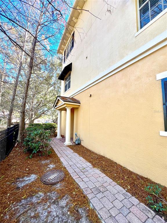 809 Harbor Oak Ln