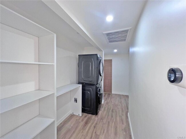 Photo - 10053 Babbitt Ave