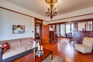 Spacious living room - 845 20th St Rental