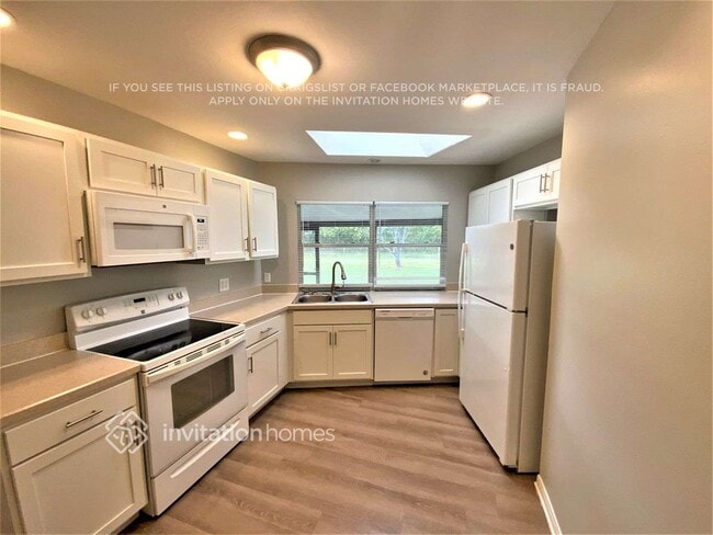 Photo - 1025 St Johns St SE