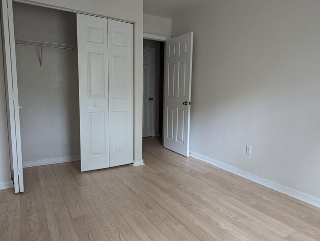 Building Photo - 1340 Hancock St Rental
