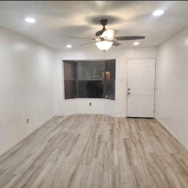 Photo - 1533 Bosque Dr