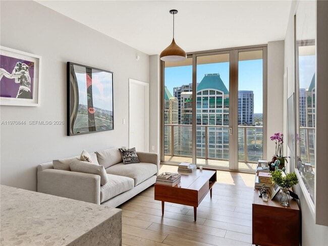 Photo - 2678 Tigertail Ave Unidad 1603