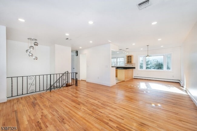 Photo - 4 Maureen Ct