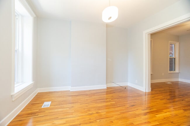 Photo - 525 N Wood St Unit 1