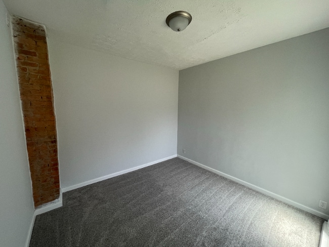 Photo - 4004 E Michigan St