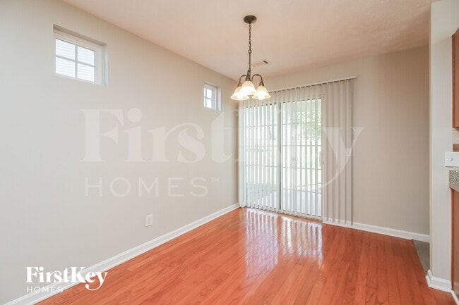 Photo - 3080 Lakeside Cir
