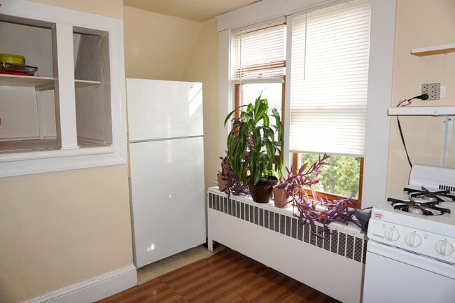 Kitchen - 107 Ridgeway Ave Unidad 3