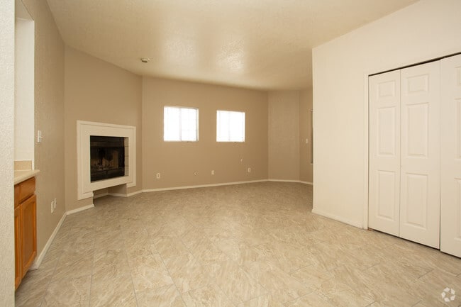 1BR, 1BA - 850 SF