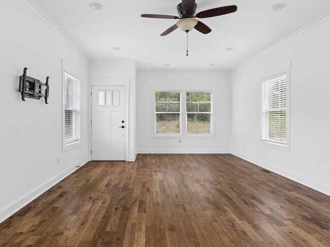 Photo - 7 Railroad St